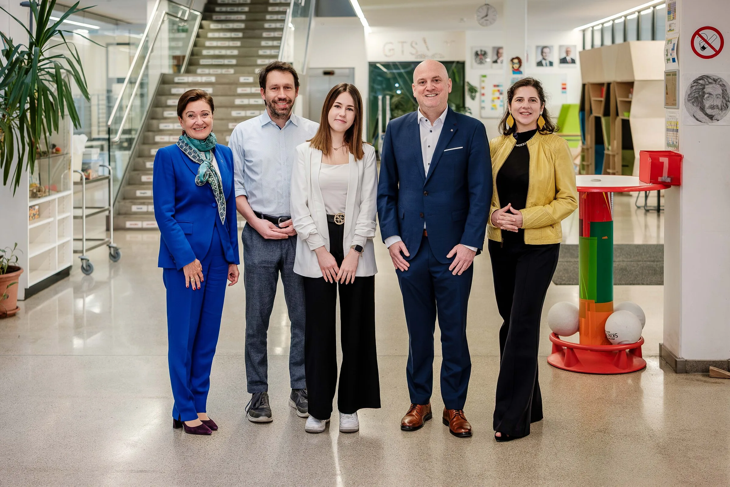 Brücke zwischen Schule und Wirtschaft